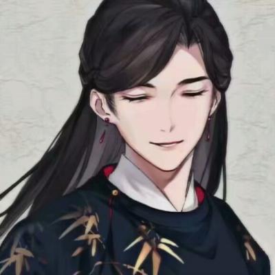 保姆将幼童关狗笼自己只顾玩手机