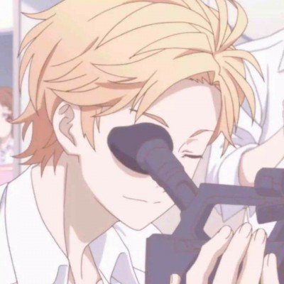 12306回应男子高铁站抽烟无人管